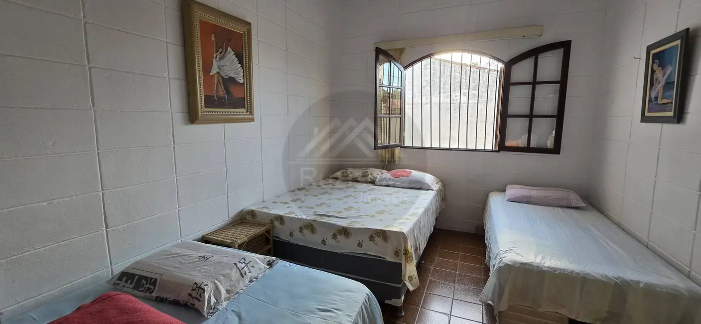 Foto 9 de Casa com 3 quartos à venda, 283m2 em Itanhaem - SP