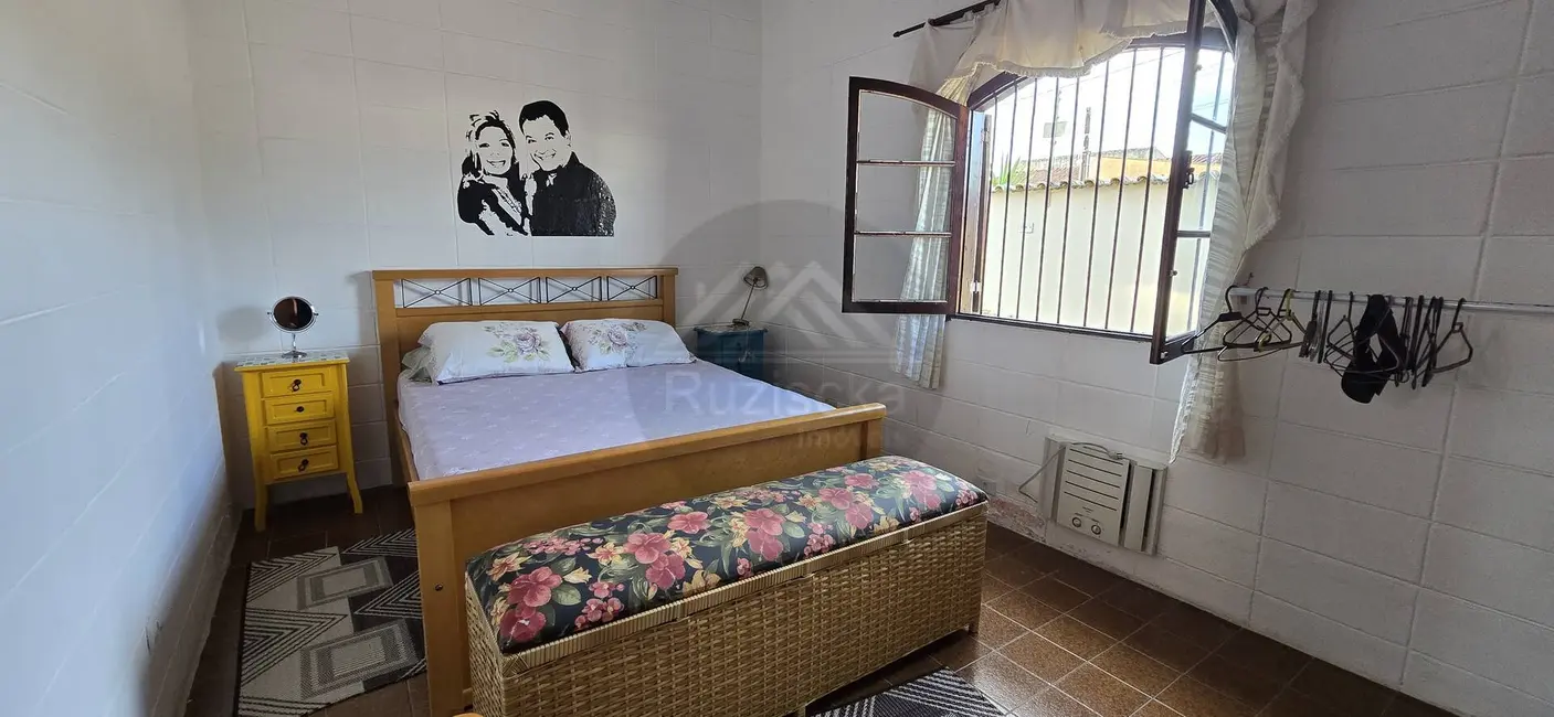 Foto 8 de Casa com 3 quartos à venda, 283m2 em Itanhaem - SP