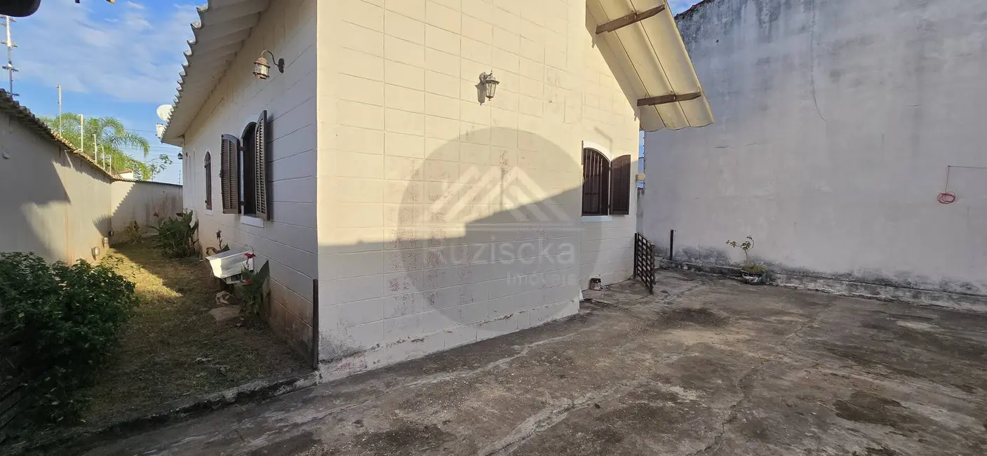 Foto 4 de Casa com 3 quartos à venda, 283m2 em Itanhaem - SP