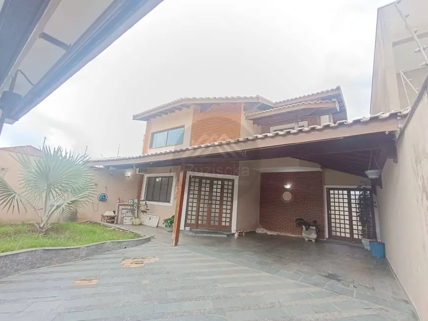 Foto 1 de Casa com 5 quartos à venda, 370m2 em Itanhaem - SP