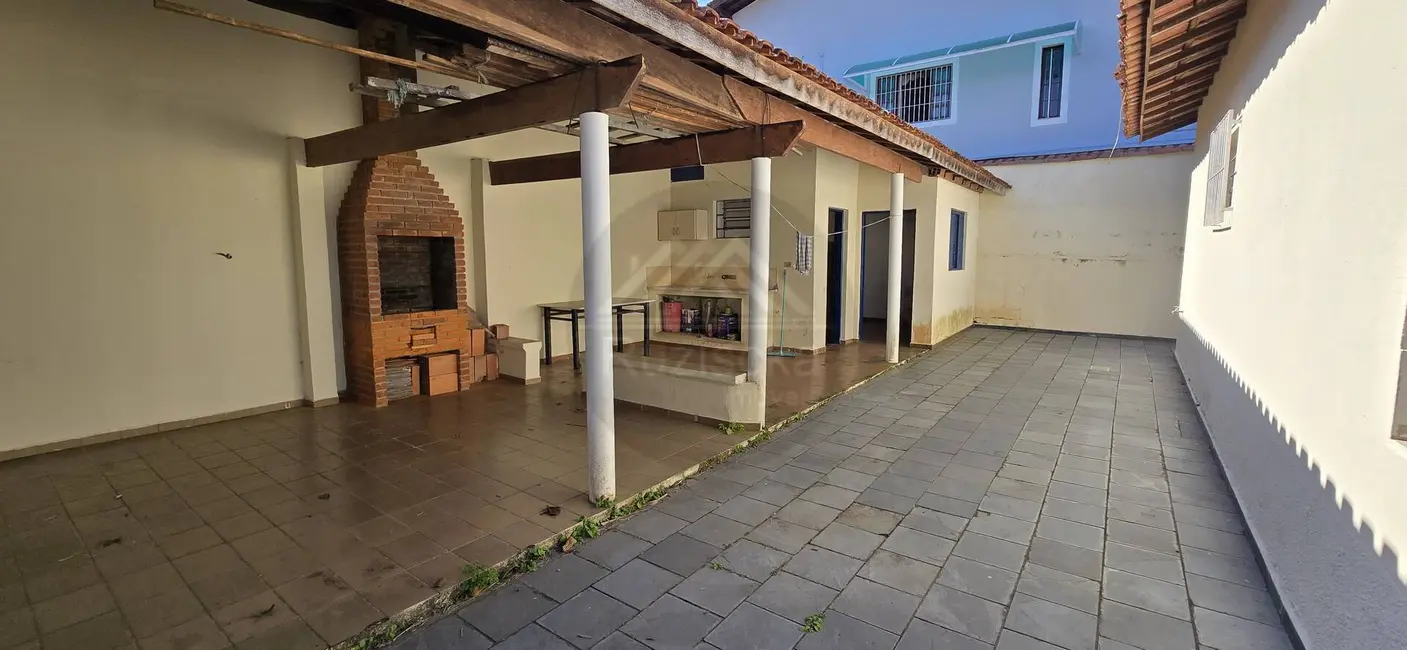 Foto 3 de Casa com 3 quartos à venda, 264m2 em Itanhaem - SP
