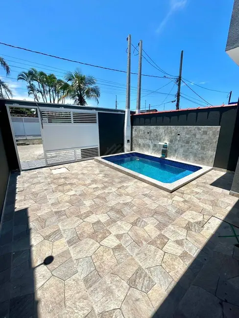 Foto 2 de Casa com 2 quartos à venda, 125m2 em Mongagua - SP