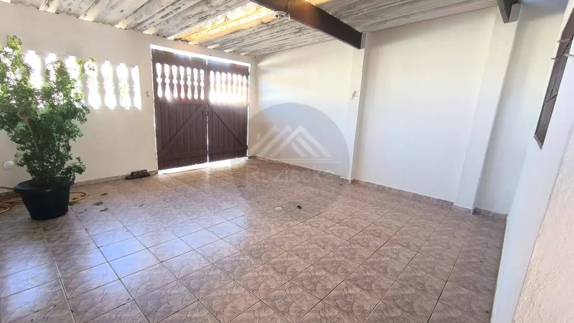 Foto 2 de Casa com 2 quartos à venda, 160m2 em Itanhaem - SP