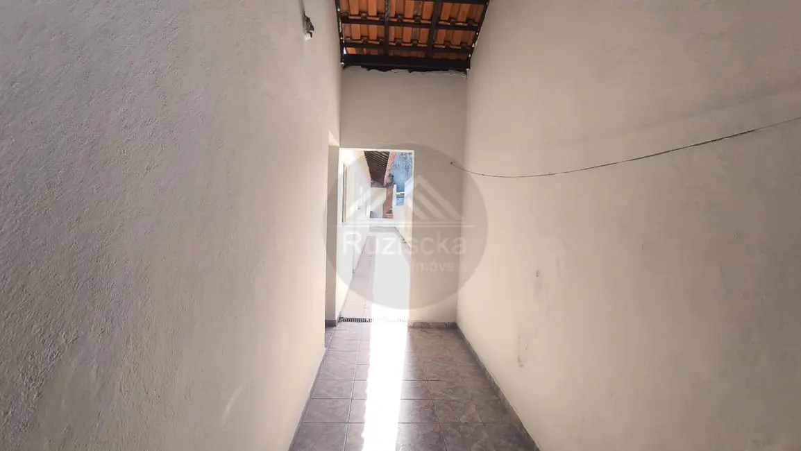 Foto 5 de Casa com 2 quartos à venda, 160m2 em Itanhaem - SP