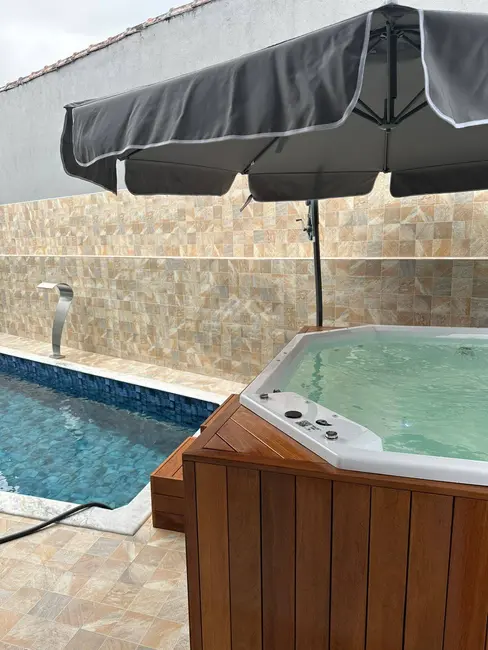 Foto 1 de Casa com 3 quartos à venda, 250m2 em Mongagua - SP