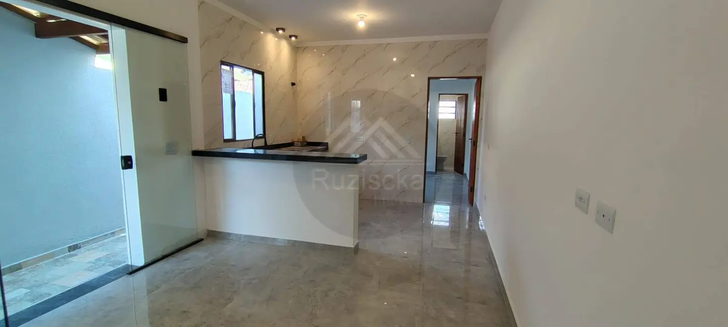 Casa com 2 quartos à venda, 125m2 em Itanhaem - SP - imagem 8 Foto 8 de Casa com 2 quartos à venda, 125m2 em Itanhaem - SP