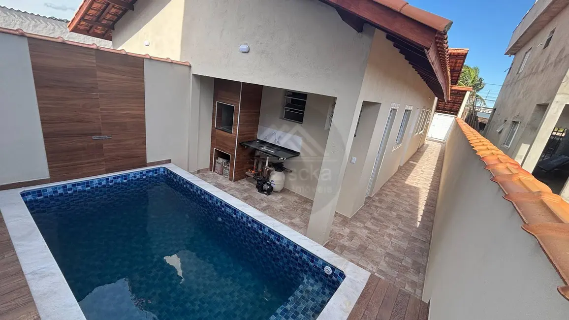 Foto 1 de Casa à venda, 125m2 em Itanhaem - SP