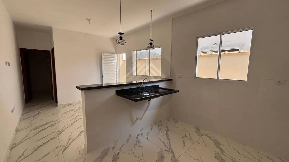 Foto 3 de Casa com 2 quartos à venda, 125m2 em Itanhaem - SP