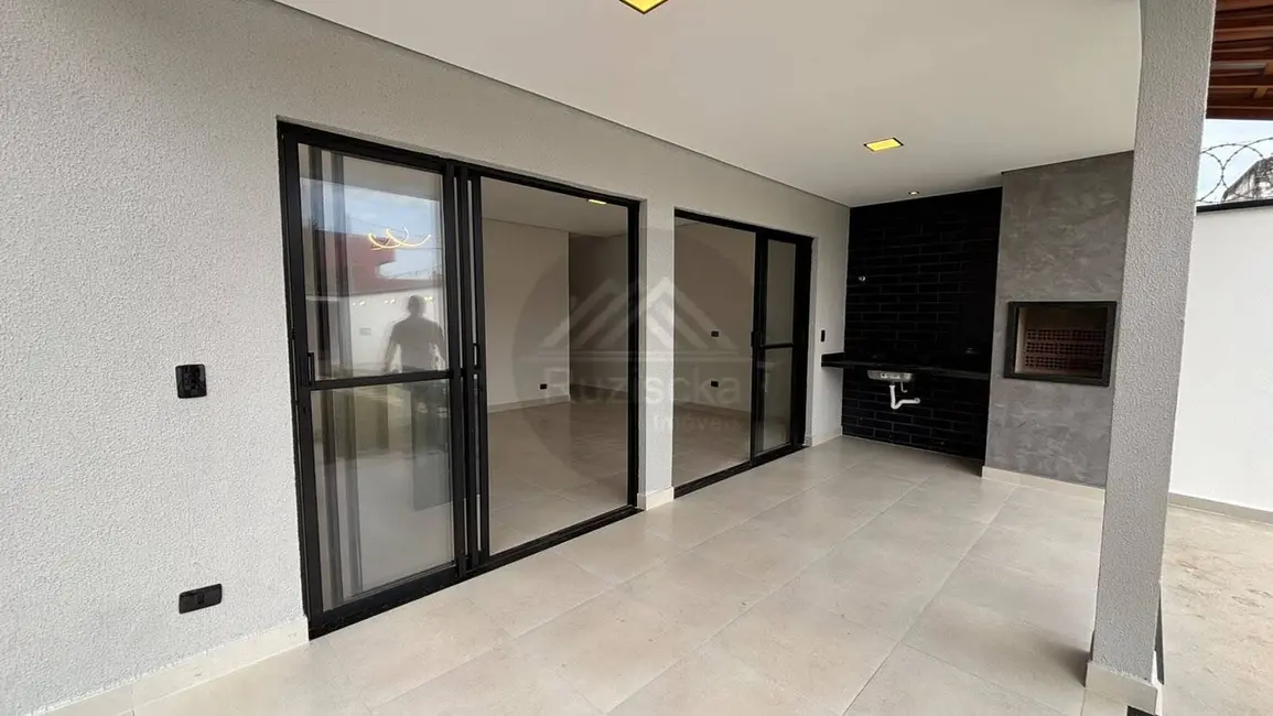 Foto 8 de Casa com 3 quartos à venda, 350m2 em Itanhaem - SP