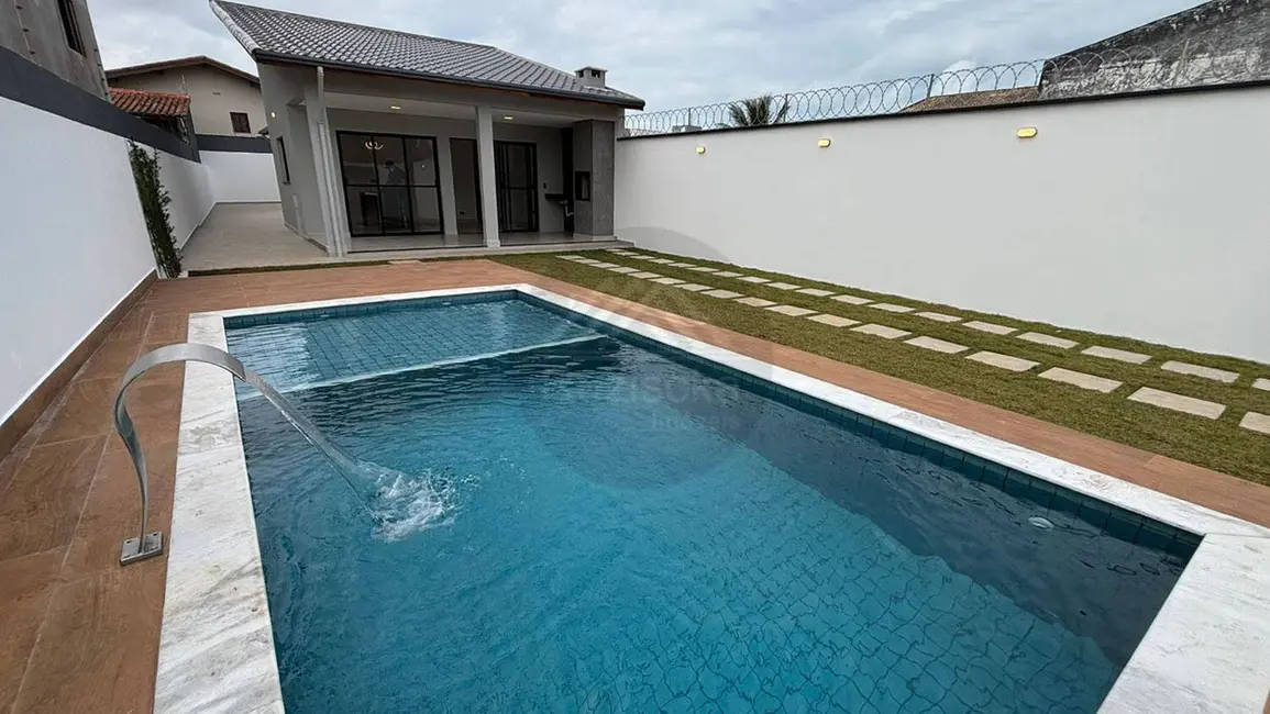 Foto 3 de Casa com 3 quartos à venda, 350m2 em Itanhaem - SP