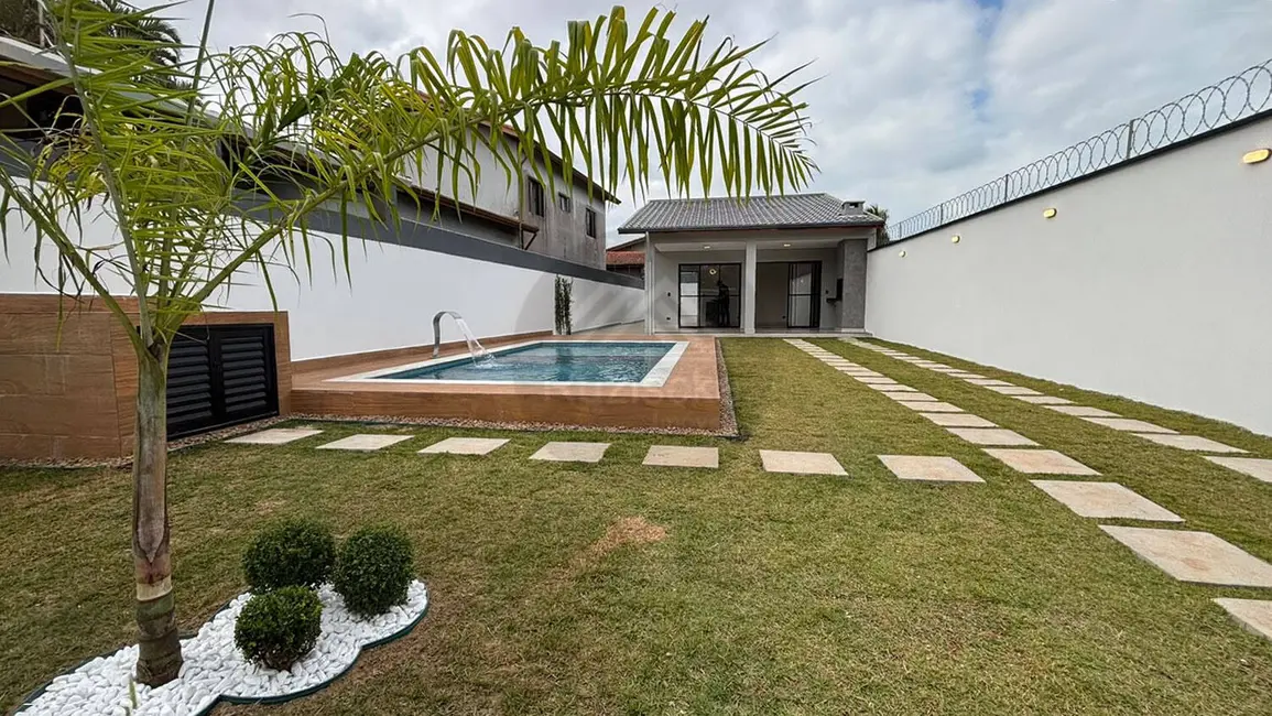 Foto 5 de Casa com 3 quartos à venda, 350m2 em Itanhaem - SP