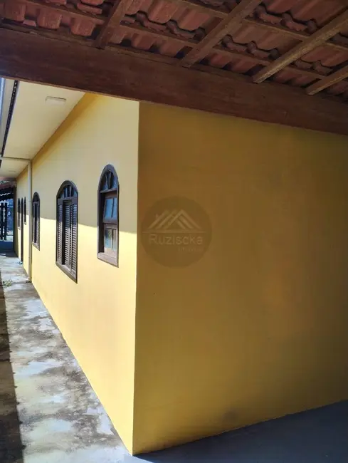 Foto 2 de Casa com 2 quartos à venda, 125m2 em Itanhaem - SP