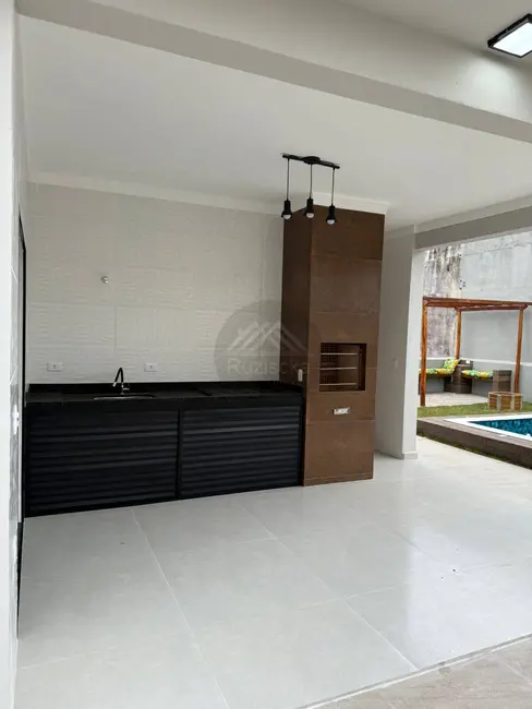 Foto 8 de Casa com 3 quartos à venda, 300m2 em Itanhaem - SP