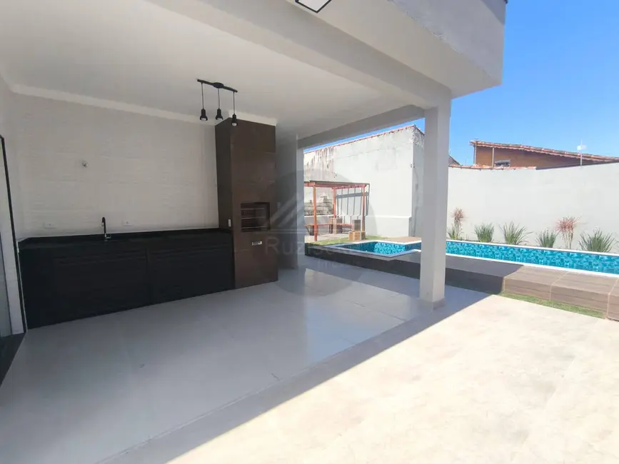 Foto 9 de Casa com 3 quartos à venda, 300m2 em Itanhaem - SP