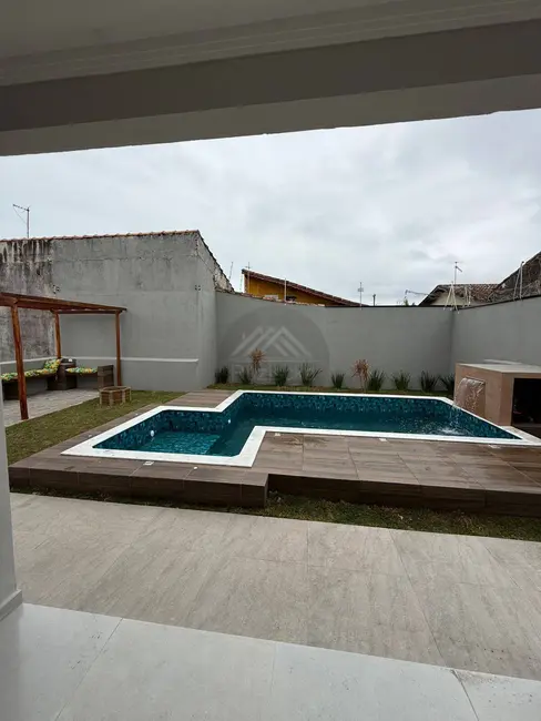 Foto 2 de Casa com 3 quartos à venda, 300m2 em Itanhaem - SP