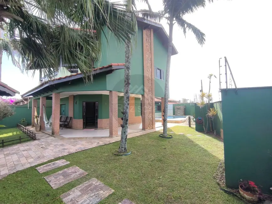 Foto 2 de Casa com 4 quartos à venda, 387m2 em Itanhaem - SP