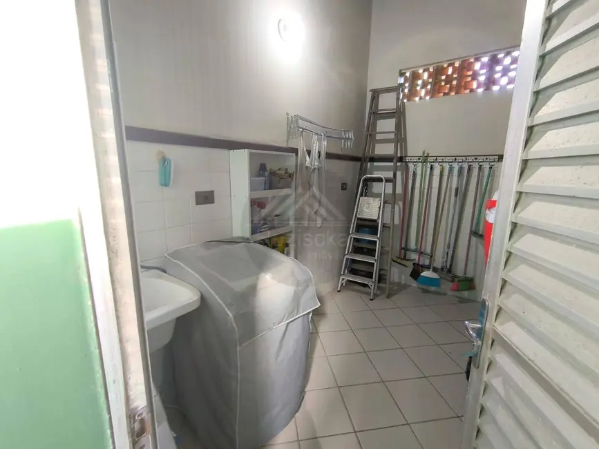 Foto 7 de Casa com 4 quartos à venda, 387m2 em Itanhaem - SP