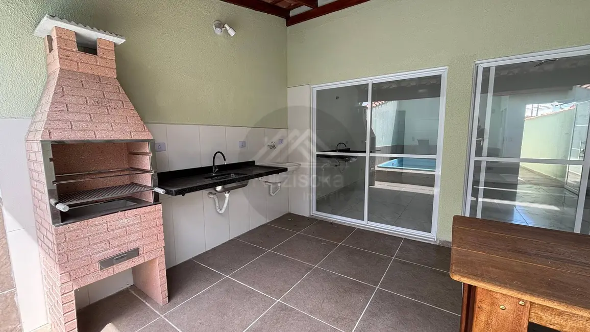 Foto 2 de Casa com 3 quartos à venda, 200m2 em Mongagua - SP