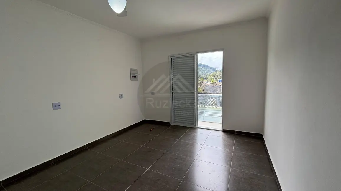 Foto 8 de Casa com 2 quartos à venda, 132m2 em Mongagua - SP