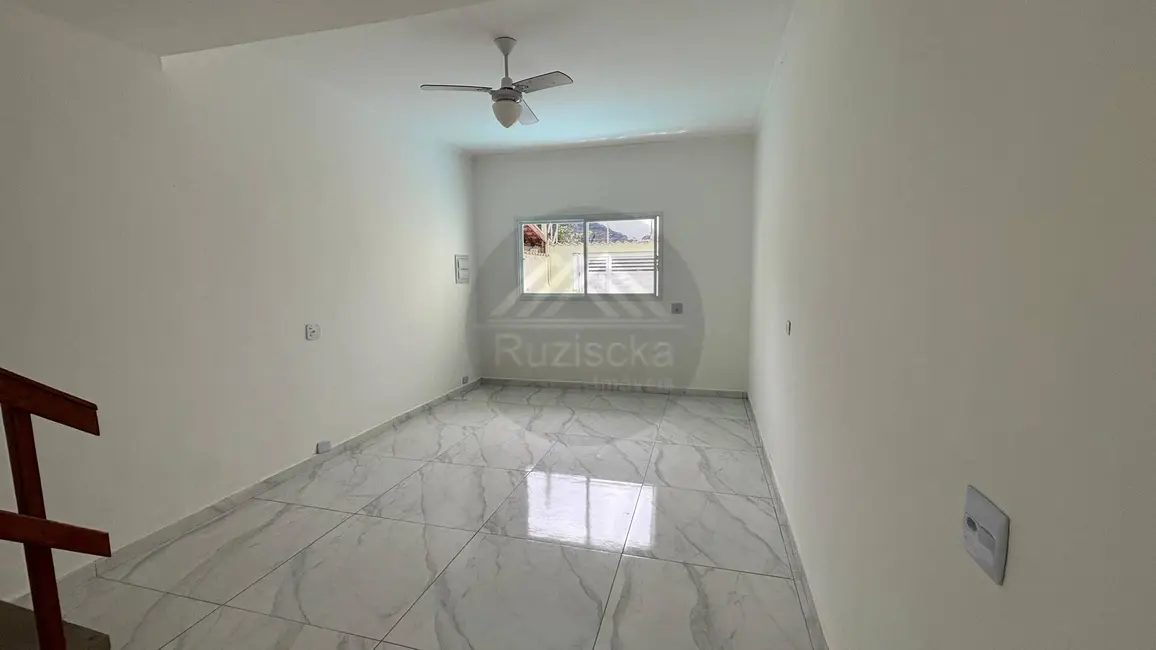 Foto 6 de Casa com 2 quartos à venda, 132m2 em Mongagua - SP