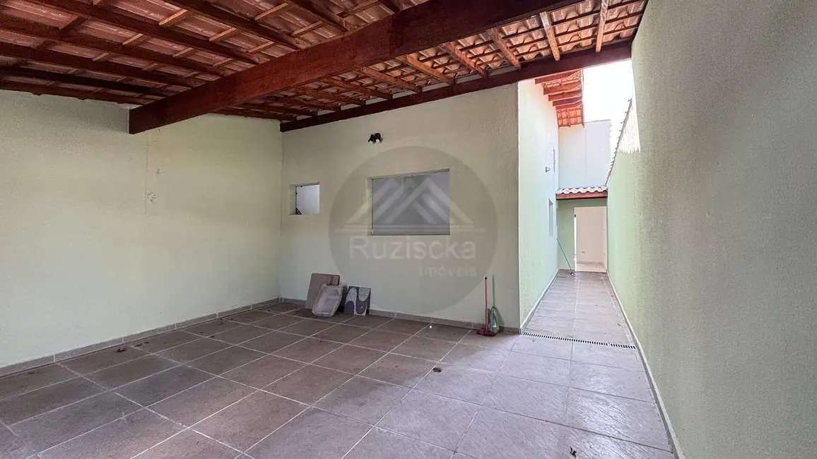 Foto 2 de Casa com 2 quartos à venda, 138m2 em Mongagua - SP