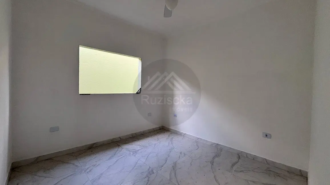 Foto 5 de Casa com 2 quartos à venda, 138m2 em Mongagua - SP