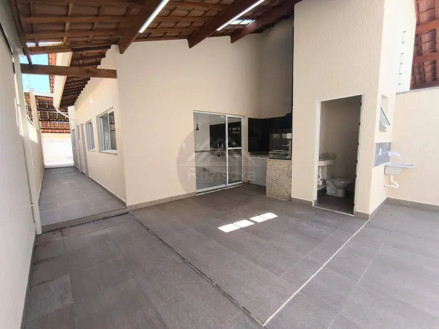 Foto 3 de Casa com 2 quartos à venda, 180m2 em Itanhaem - SP