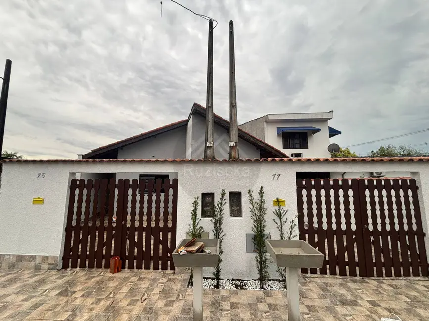 Foto 1 de Casa com 2 quartos à venda, 150m2 em Itanhaem - SP