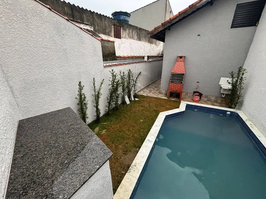 Foto 3 de Casa com 2 quartos à venda, 150m2 em Itanhaem - SP