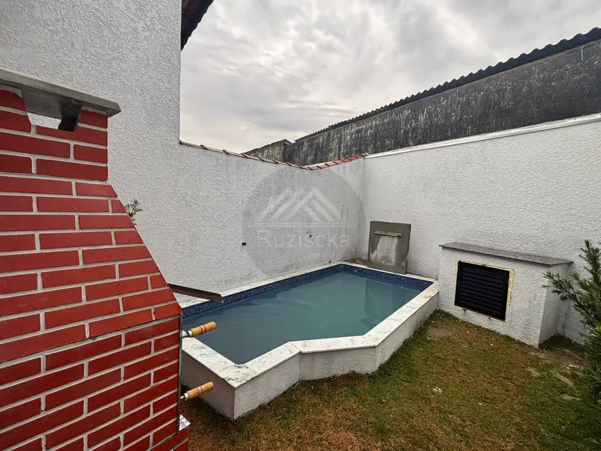 Foto 9 de Casa com 2 quartos à venda, 150m2 em Itanhaem - SP