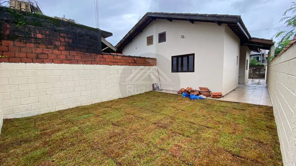Foto 3 de Casa com 2 quartos à venda, 143m2 em Itanhaem - SP