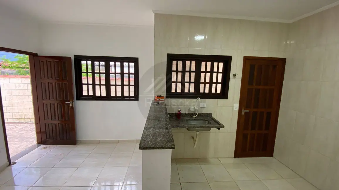 Foto 9 de Casa com 2 quartos à venda, 143m2 em Itanhaem - SP