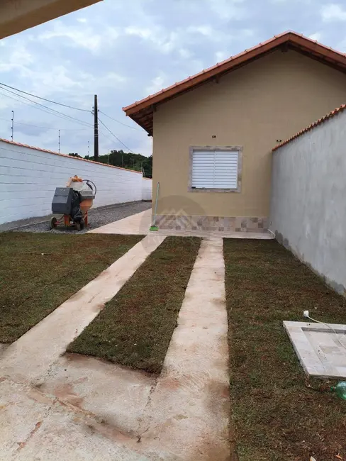 Foto 2 de Casa com 2 quartos à venda, 150m2 em Itanhaem - SP
