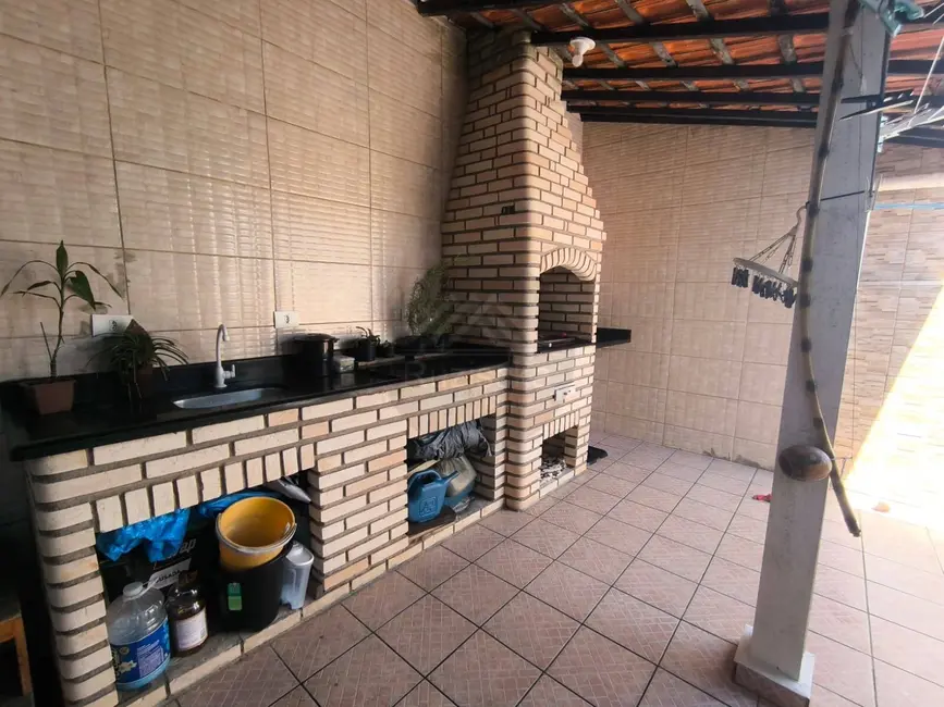 Foto 7 de Casa com 4 quartos à venda, 240m2 em Itanhaem - SP