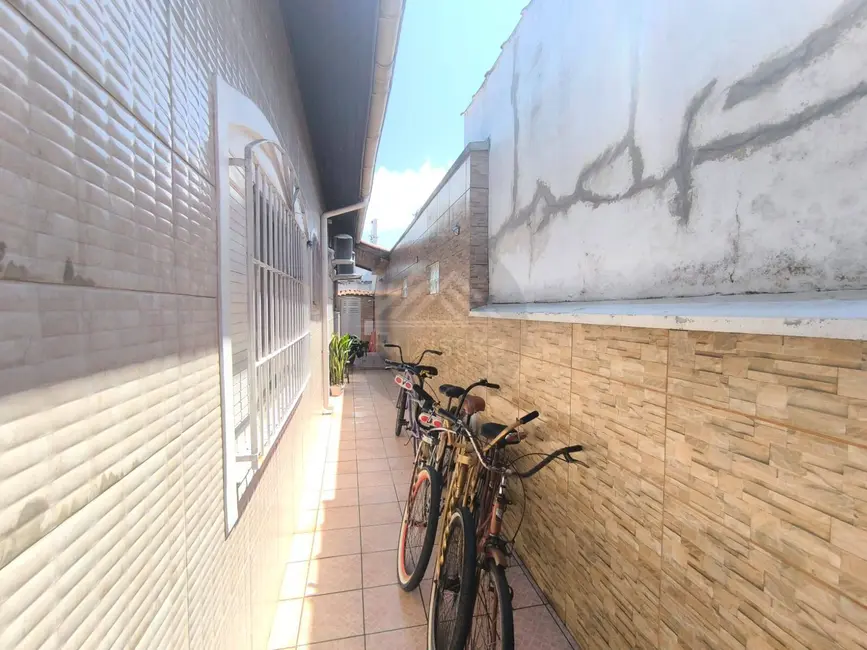 Foto 6 de Casa com 4 quartos à venda, 240m2 em Itanhaem - SP