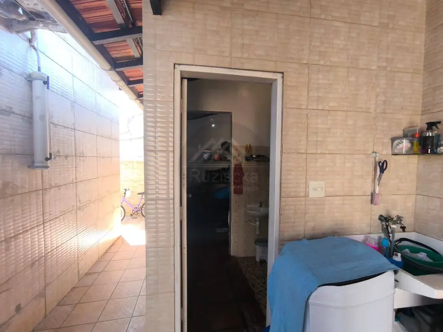 Foto 9 de Casa com 4 quartos à venda, 240m2 em Itanhaem - SP