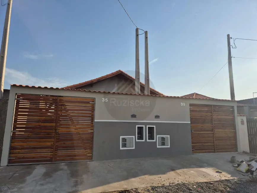 Foto 1 de Casa com 2 quartos à venda, 125m2 em Itanhaem - SP