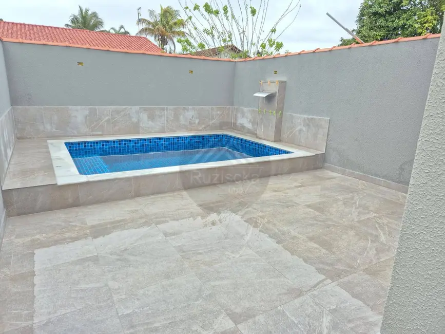 Foto 5 de Casa com 2 quartos à venda, 125m2 em Itanhaem - SP