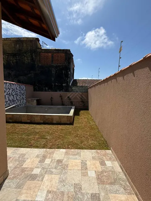 Foto 5 de Casa com 2 quartos à venda, 180m2 em Itanhaem - SP