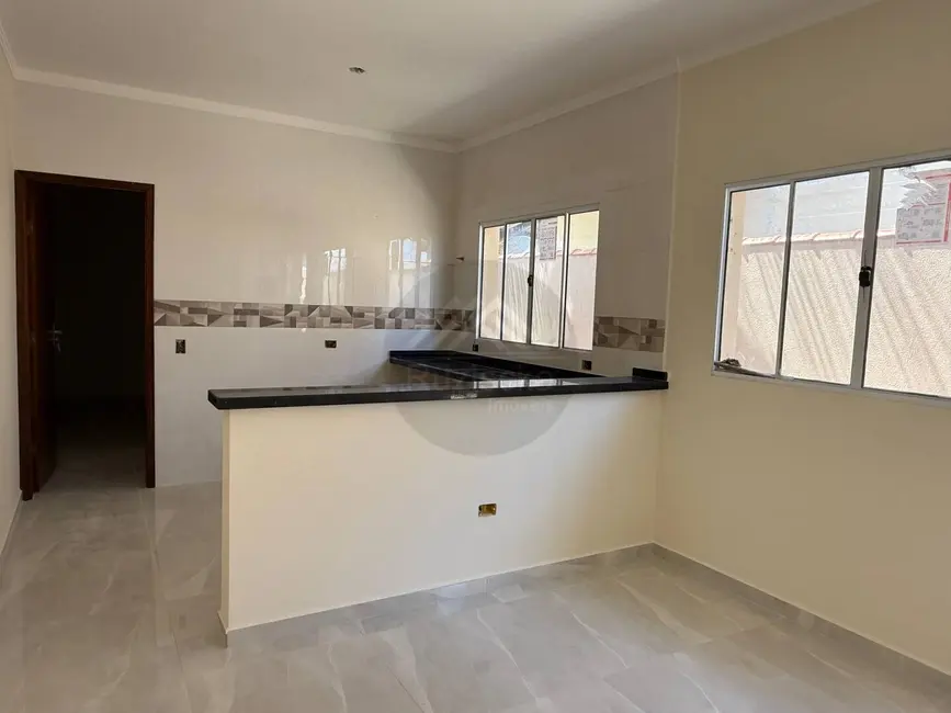 Foto 4 de Casa com 2 quartos à venda, 180m2 em Itanhaem - SP