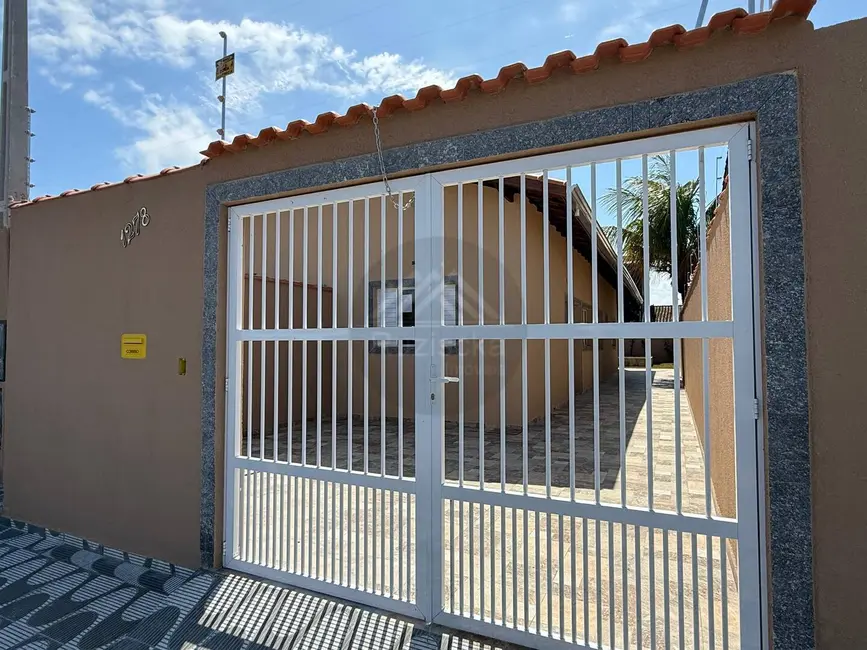 Foto 3 de Casa com 2 quartos à venda, 180m2 em Itanhaem - SP