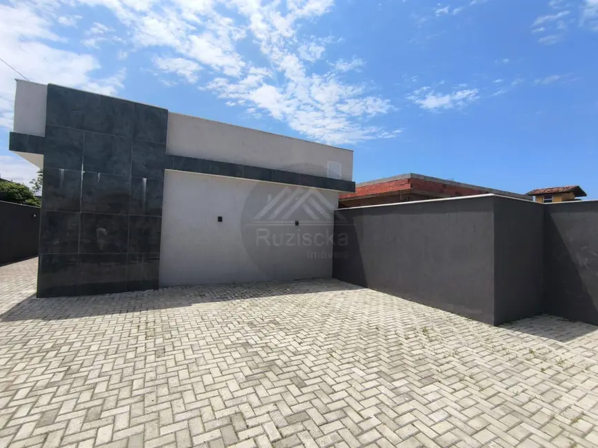Casa de Condomínio com 2 quartos à venda, 102m2 em Itanhaem - SP - imagem 3 Foto 3 de Casa de Condomínio com 2 quartos à venda, 102m2 em Itanhaem - SP