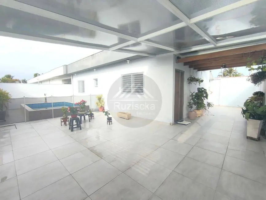 Foto 3 de Casa com 2 quartos à venda, 160m2 em Itanhaem - SP