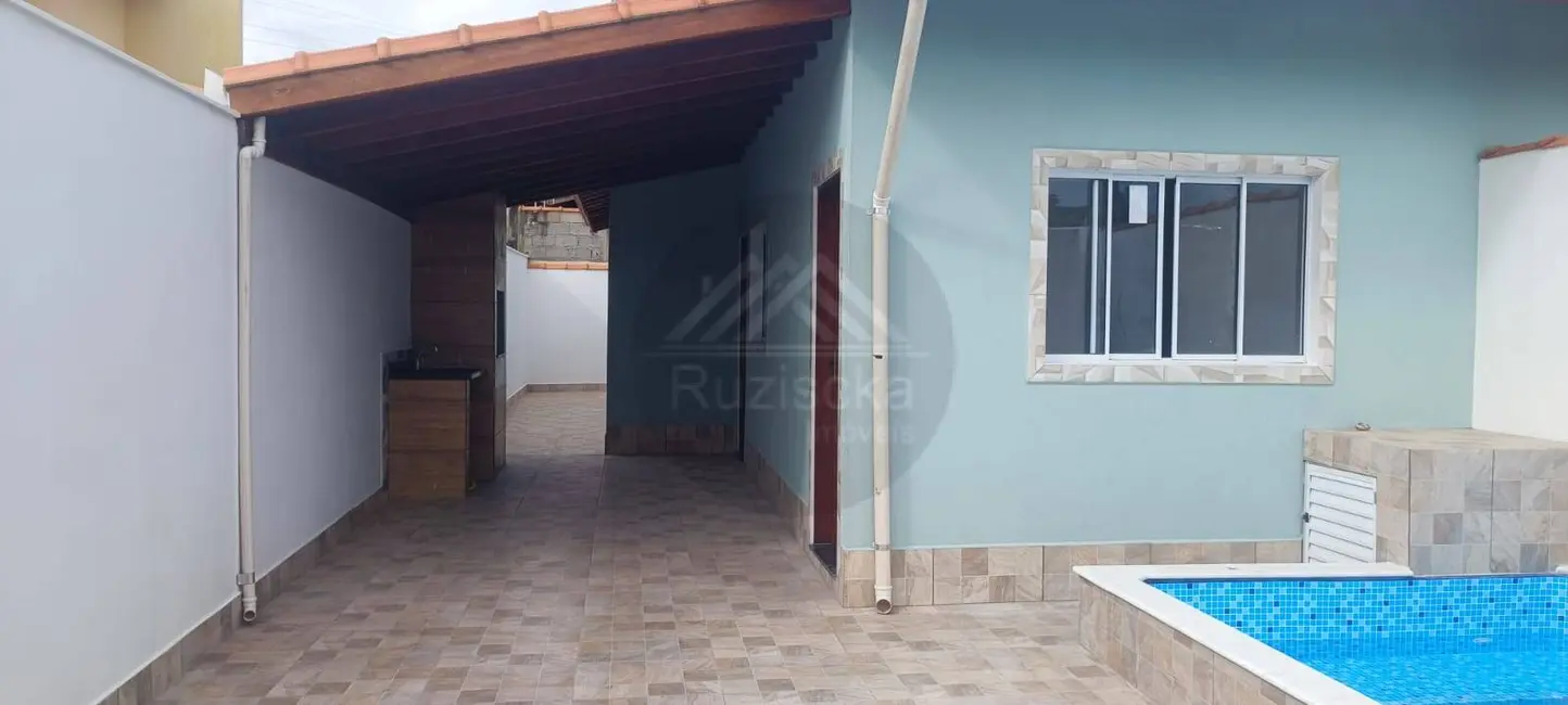 Foto 1 de Casa com 2 quartos à venda, 130m2 em Itanhaem - SP