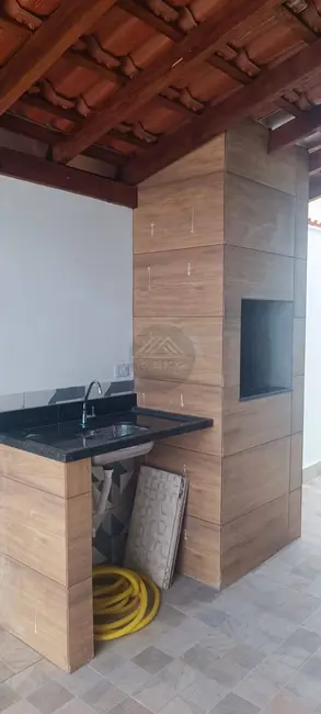Foto 3 de Casa com 2 quartos à venda, 130m2 em Itanhaem - SP