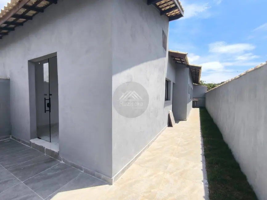 Casa com 2 quartos à venda, 140m2 em Itanhaem - SP - imagem 4 Foto 4 de Casa com 2 quartos à venda, 140m2 em Itanhaem - SP