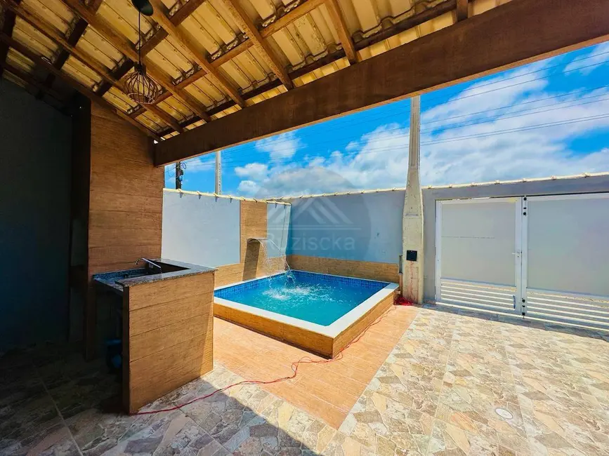 Foto 2 de Casa com 2 quartos à venda, 140m2 em Itanhaem - SP