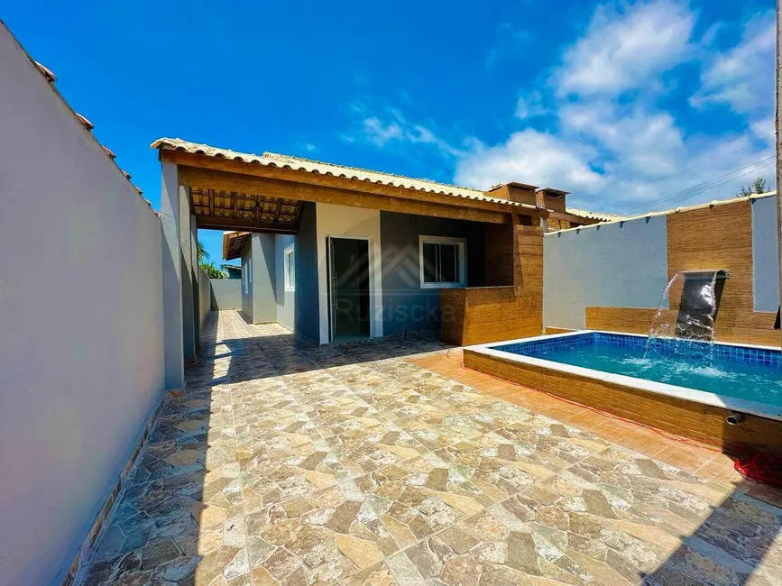 Foto 1 de Casa com 2 quartos à venda, 140m2 em Itanhaem - SP