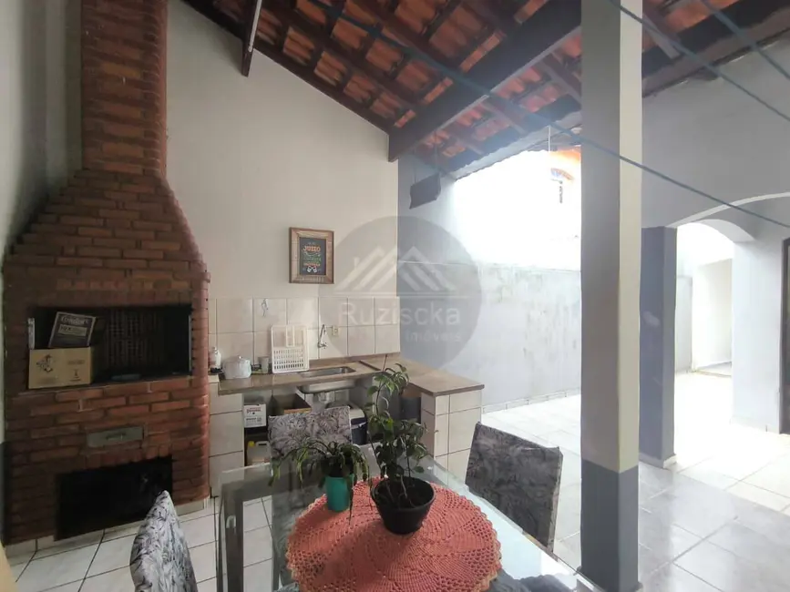 Foto 3 de Casa com 3 quartos à venda, 260m2 em Itanhaem - SP