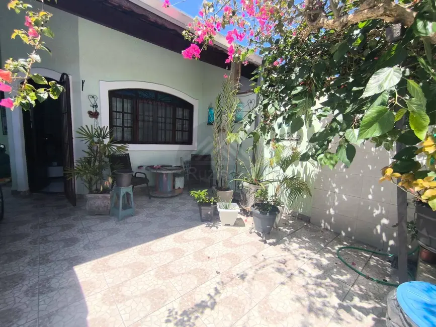 Foto 1 de Casa com 2 quartos à venda, 156m2 em Itanhaem - SP